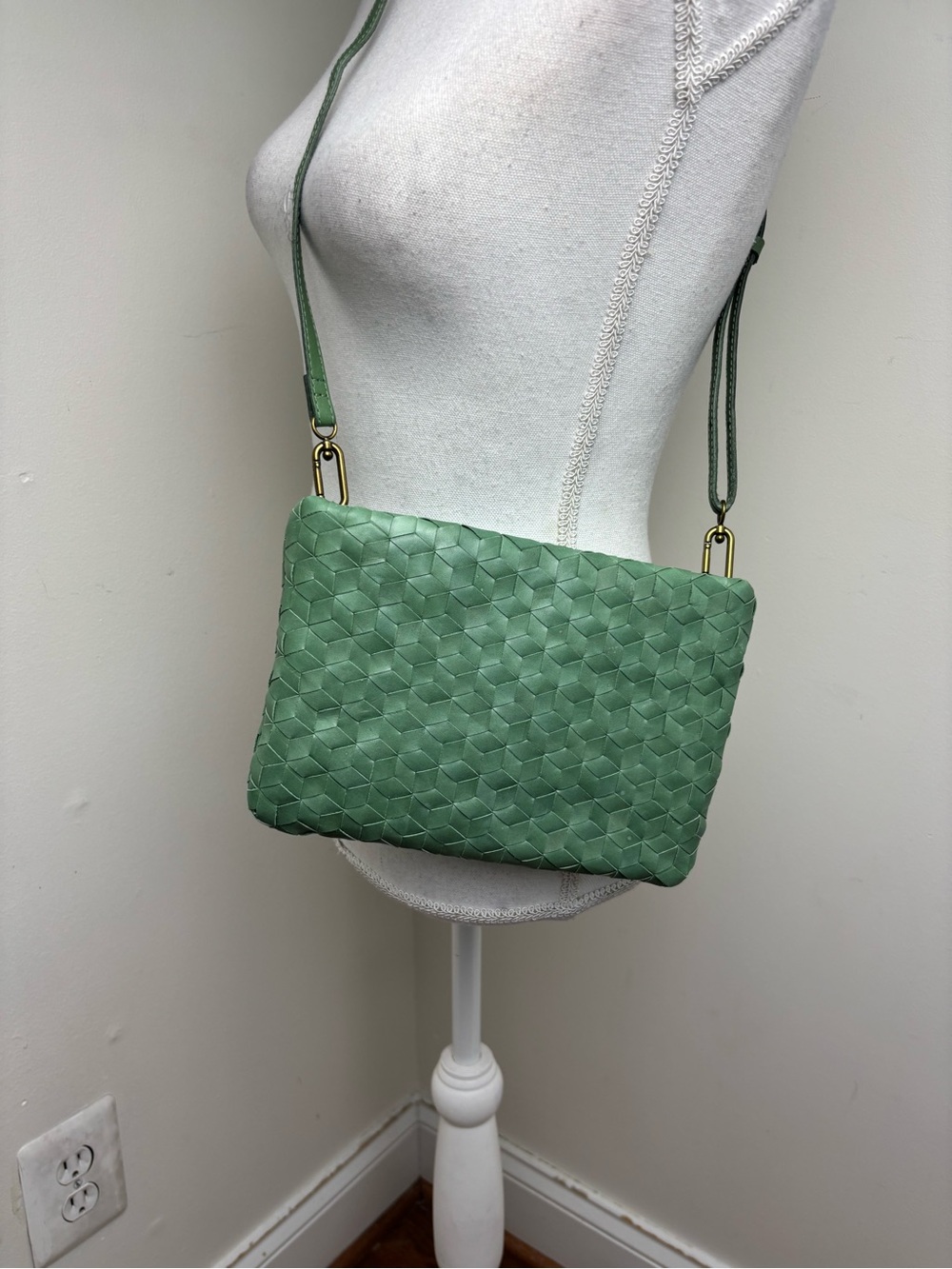 Madewell The Puff Crossbody Bag in Basil NWT - Picture 2 of 11